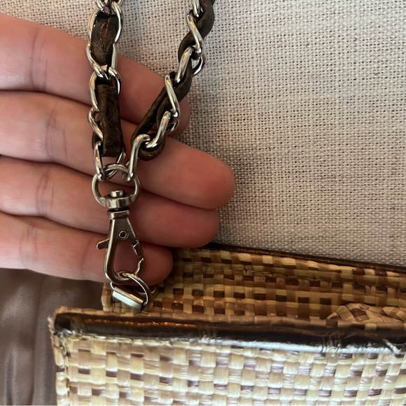 NWOT Bueno Tan and Brown Woven Clutch with Bow - Picture 7 of 13